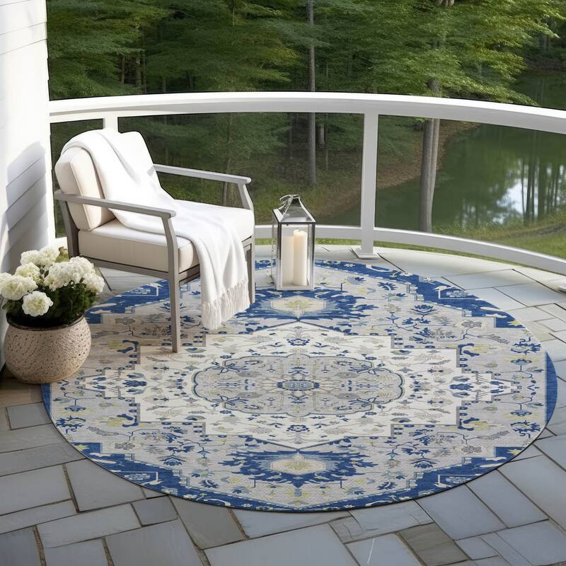 Machine Washable Indoor/ Outdoor Traditional Medallion Chantille Rug