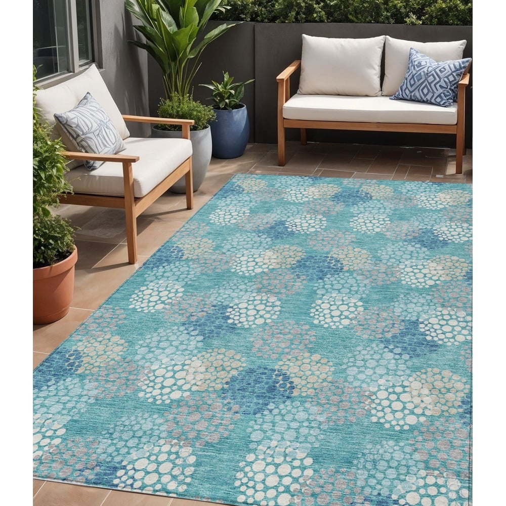 HomeRoots Polka Dot Transitional Rectangle Outdoor Rug