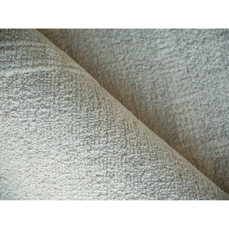 Breckenridge Handmade Hand Tufted New Zealand Wool Silver/Ivory Area Rug.