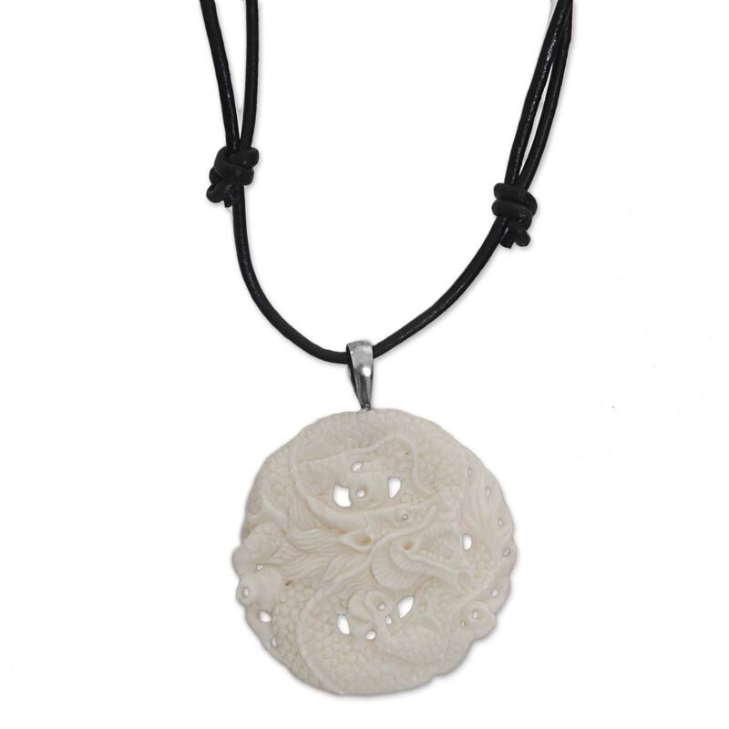 NOVICA Handmade Sterling Silver 'Guard Dragon' Necklace (Indonesia) - 7'6" x 9'6"