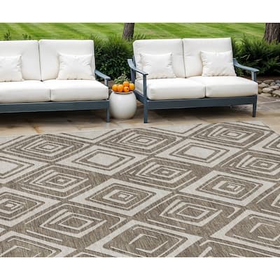 HomeRoots Geometric Transitional Rectangle Outdoor Rug