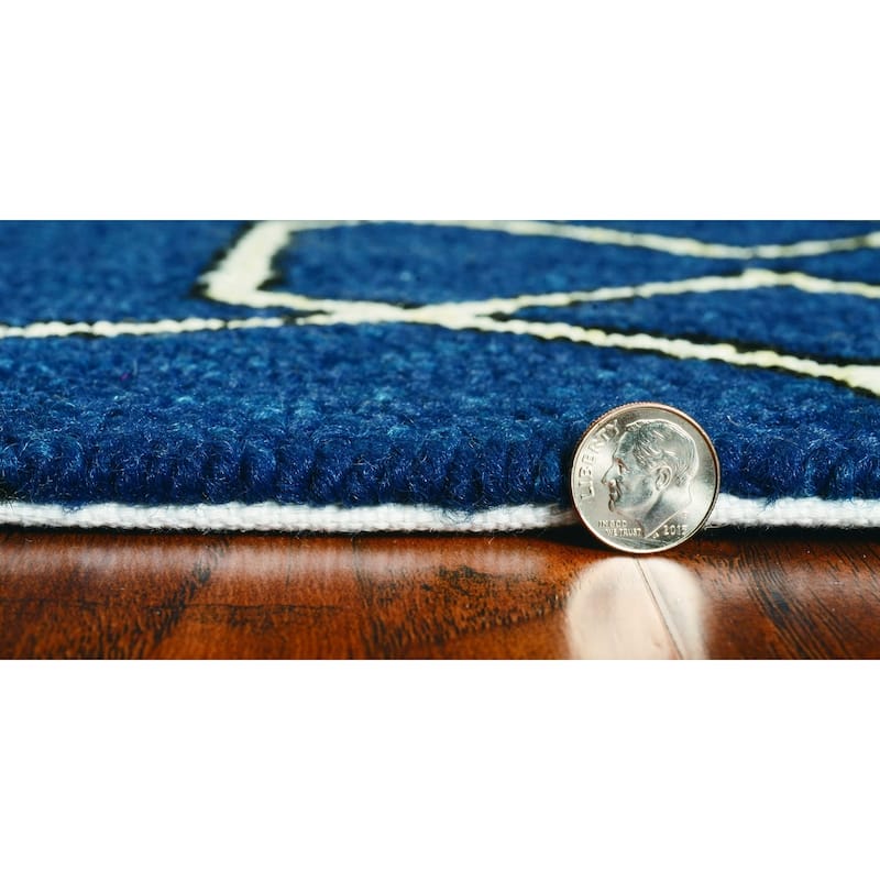 Pari Sleek Geometric Weather Resistant Modern Chic Hand-Woven Outdoor Rug - 8' X 11'
