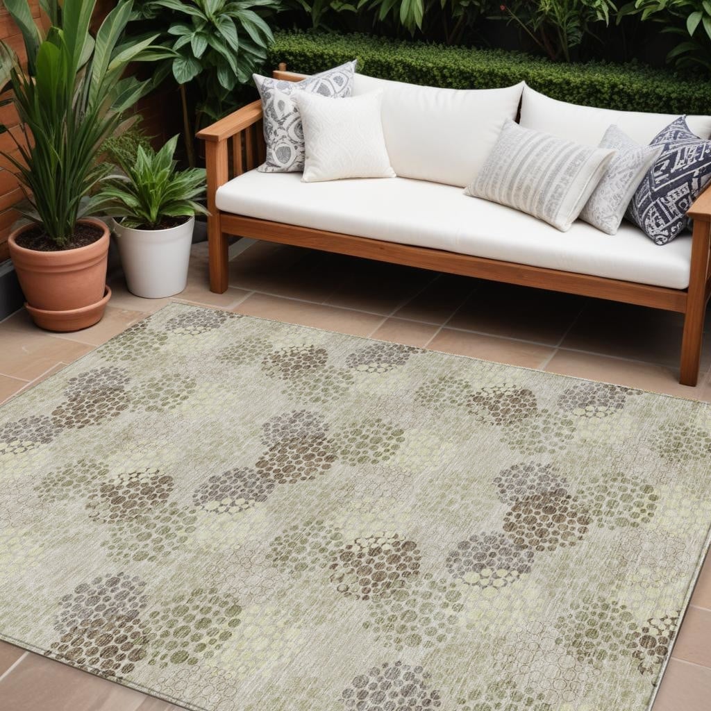 HomeRoots Polka Dot Transitional Rectangle Outdoor Rug