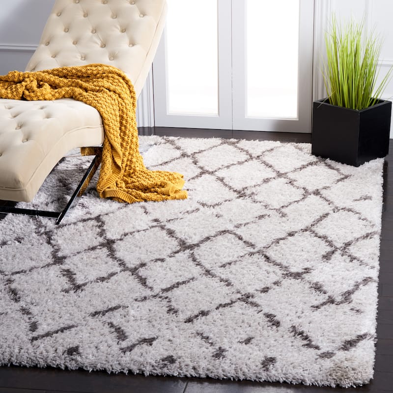 SAFAVIEH Handmade Flokati Djuana Shag Solid Polyester Rug - Silver/Charcoal - 5' 3" x 7' 6"