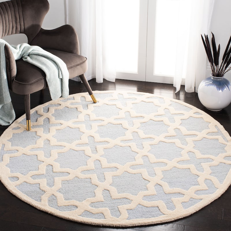 SAFAVIEH Handmade Cambridge Remedios Geometric Wool Rug - 6' Round - Light Blue/Ivory