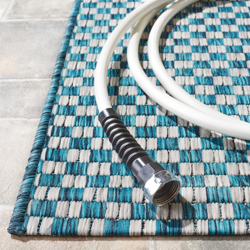 SAFAVIEH Courtyard Judi Indoor/ Outdoor Patio Backyard Rug