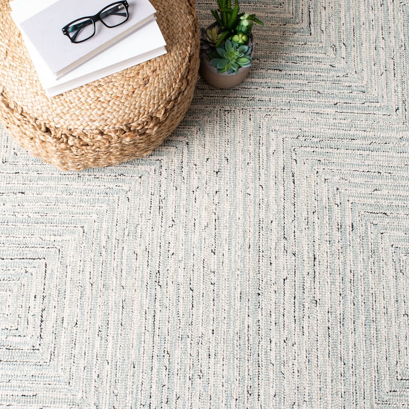 SAFAVIEH Handmade Micro-Loop Nausica Modern Wool Rug