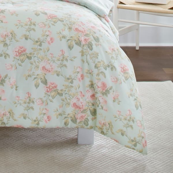 Laura Ashley Madelynn Comforter 7 Piece Set On Sale Overstock 30659169 Laura ashley comforter sets gives you that ambiance of romance. laura ashley