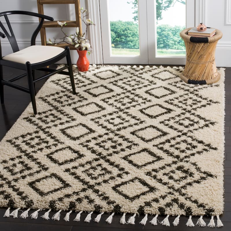 SAFAVIEH Moroccan Fringe Shag Lonneke 2-inch Thick Rug - 4' x 6' - Cream/Charcoal