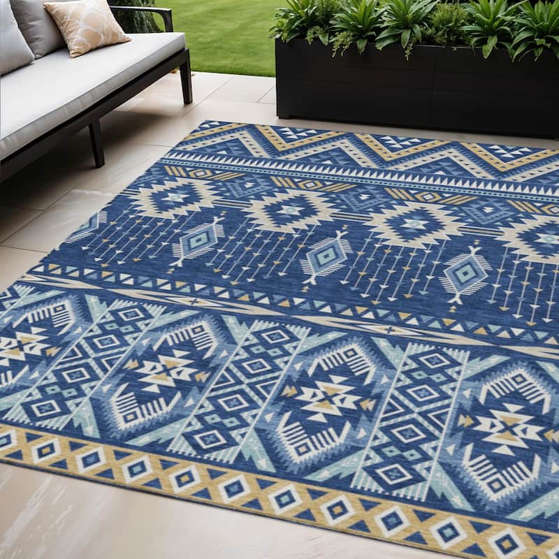 HomeRoots Aztec Transitional Rectangle Outdoor Rug - 5' X 8'
