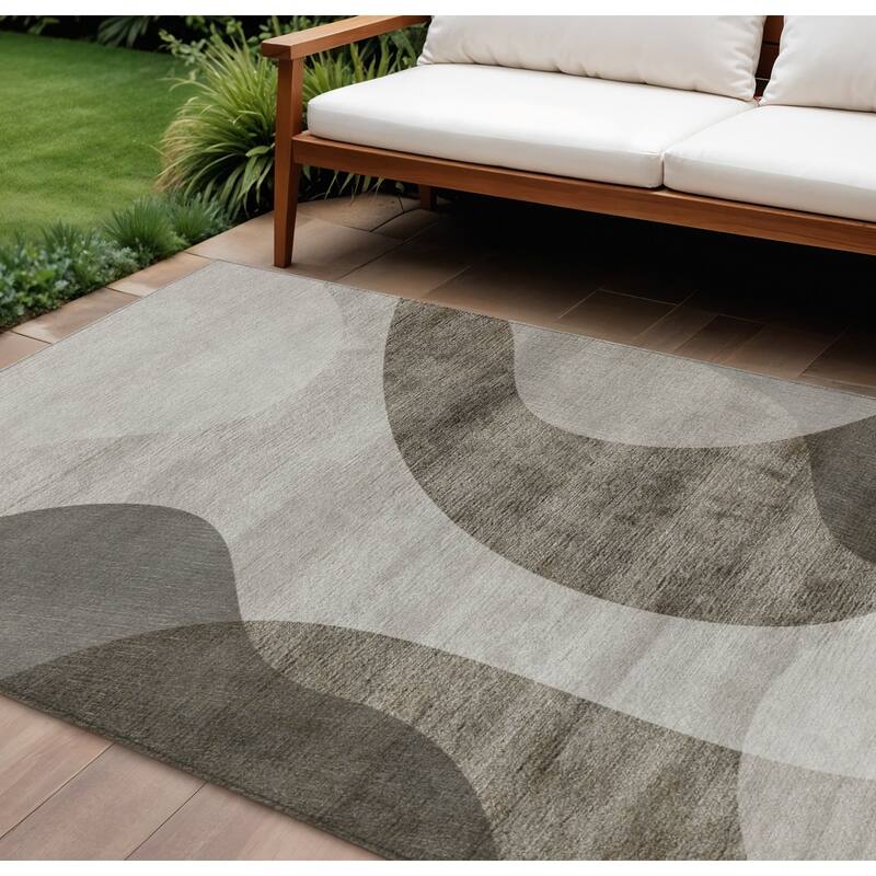 HomeRoots Abstract Transitional Rectangle Outdoor Rug - 8' X 10'