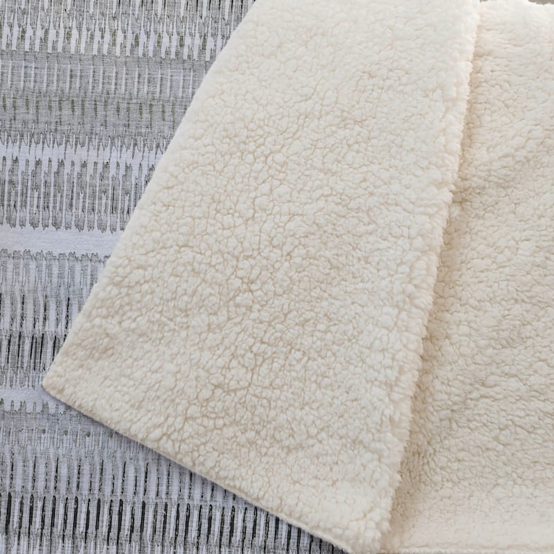 Premium Machine Washable Geo Stripes Sherpa Throw Blanket