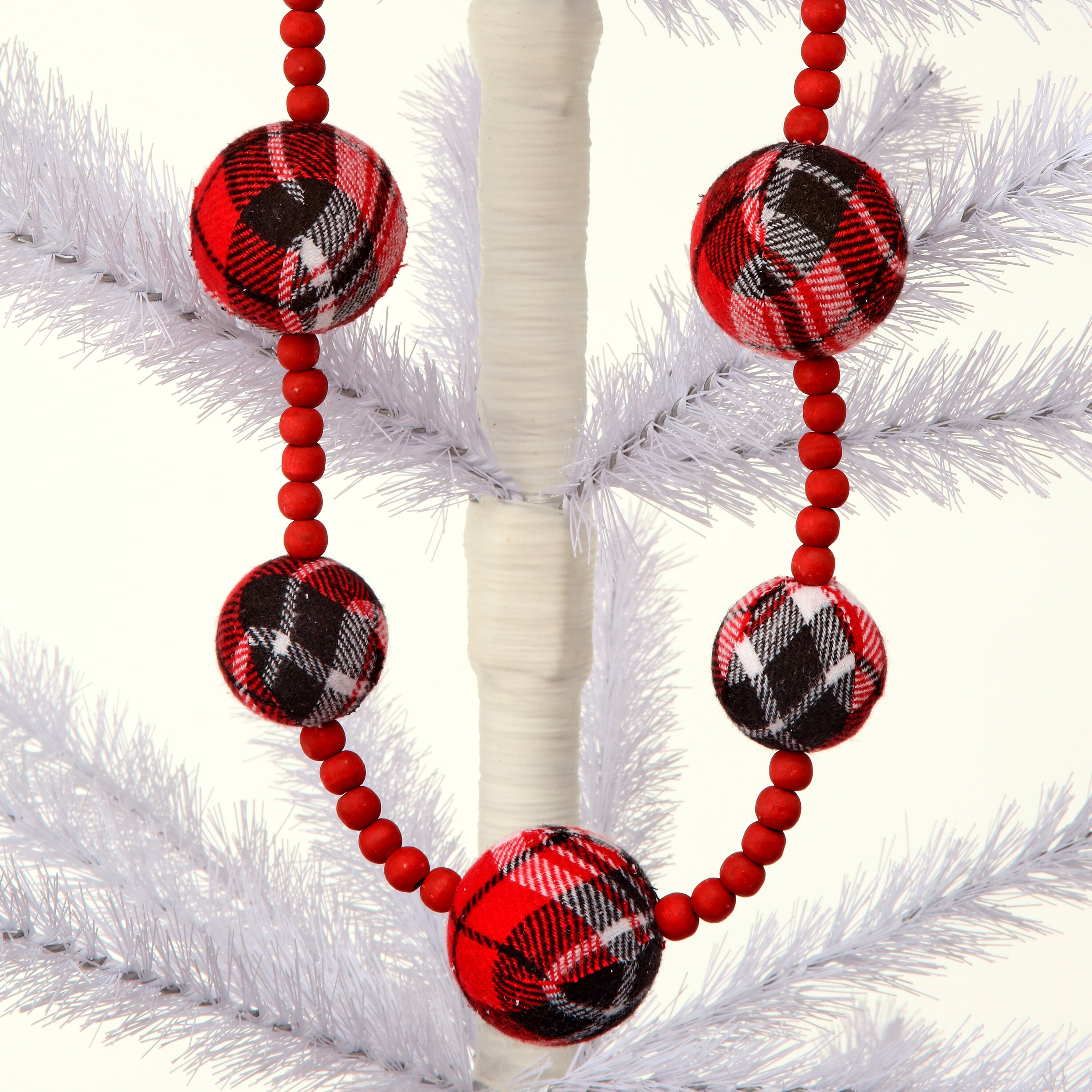 Red and White Frosted Beaded Garland 