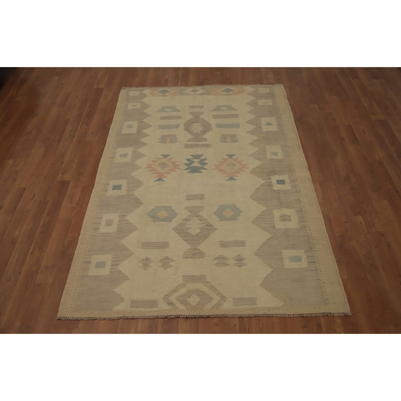 Hand Woven Oriental 100% Wool Carpet Southwestern Tribal Beige & Ivories Kilim Area Rug - 5' 9'' X 4' 1''