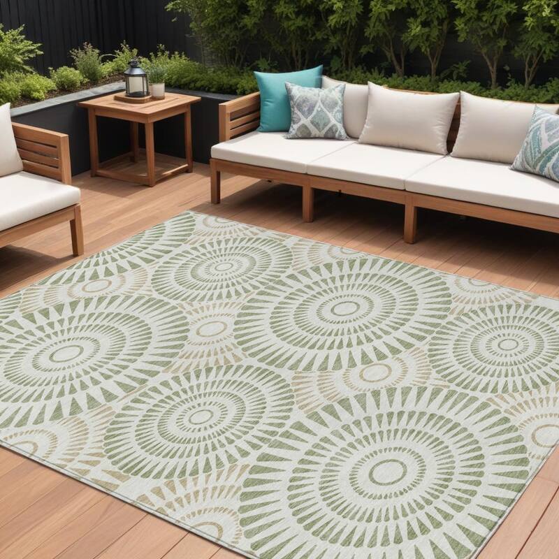 HomeRoots Geometric Transitional Rectangle Outdoor Rug - 9' X 12'