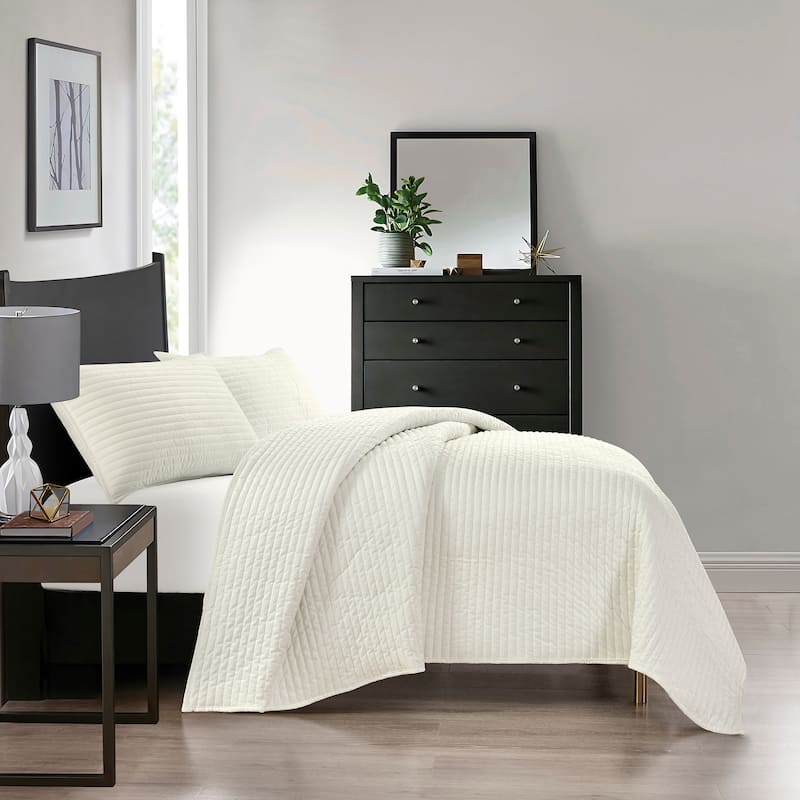 Pointehaven Heavy-Weight Oversized Channel Design Velvet Quilt Sets