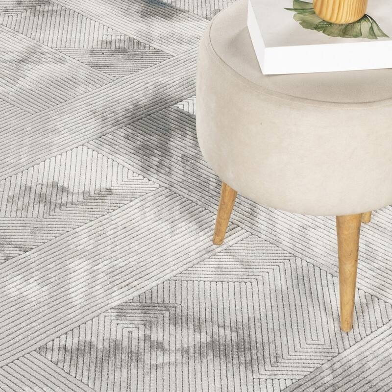 Gray 7 ft. 10 in. x 10 ft. 6 in.Luxury Area Rug, 0.43 Pile Height – Sophisticated Warmth for Any Room - 6' x 7'