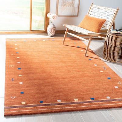 SAFAVIEH Handmade Himalaya Breann Border Wool Rug