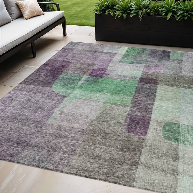 HomeRoots Abstract Transitional Rectangle Outdoor Rug - 5' X 8'