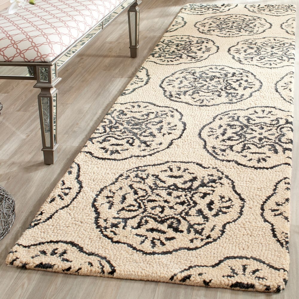 SAFAVIEH Handmade Bella Abygaelle Modern Floral Wool Rug