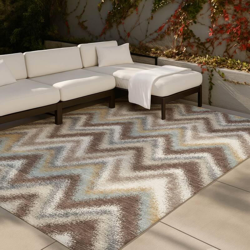 Machine Washable Indoor/ Outdoor Modern Chevron Chantille Rug