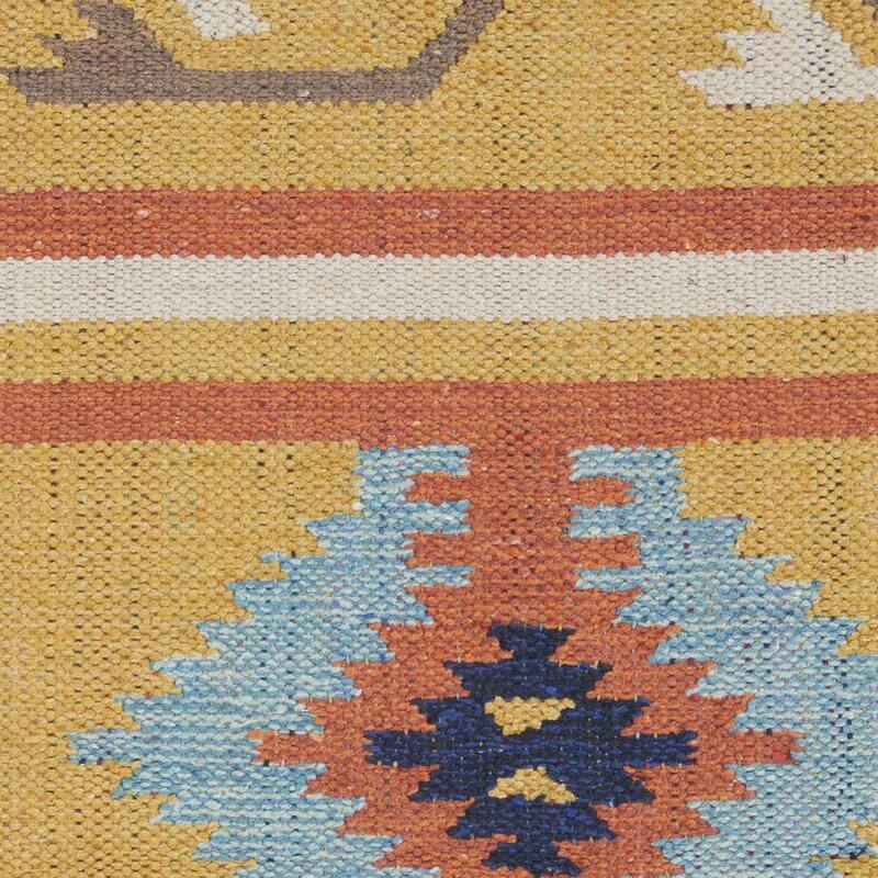 Futu Southwestern Low Pile with Fringe Area Rug By HomeRoots - 120' X '96' X '0.25