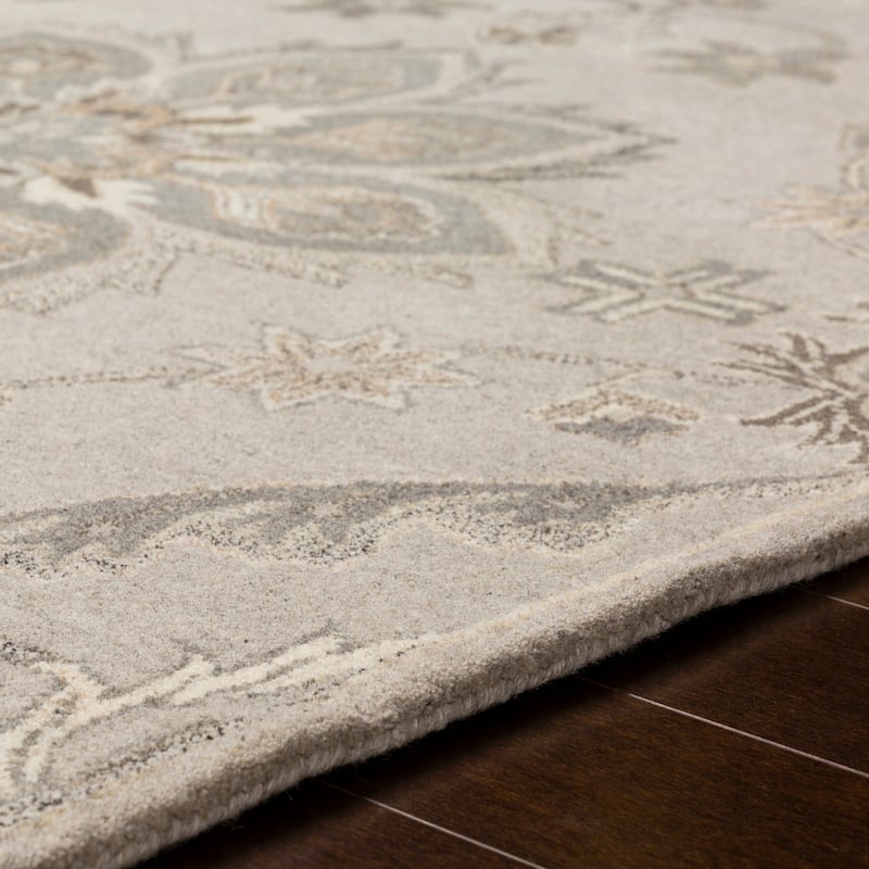 Livabliss Traditional Caesar Floral & Botanical Area Rug