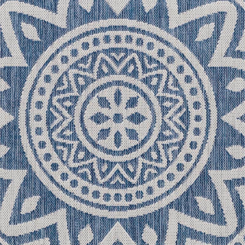 Livabliss Hurley Indoor/ Outdoor Mandala Area Rug