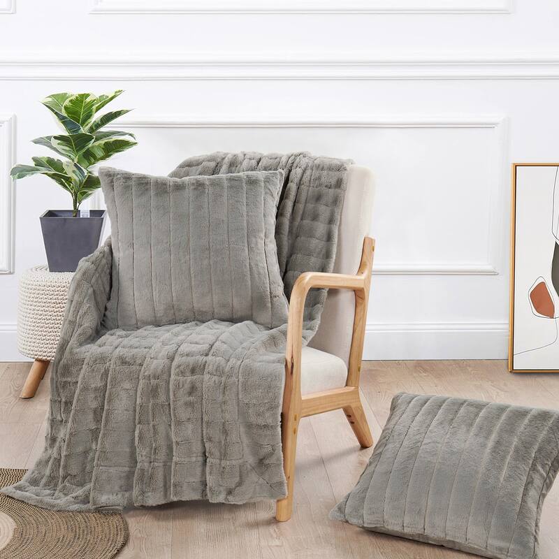 FakeFur Throw & 2 Pillow Shell Combo Set - 50" x 60" - Silver