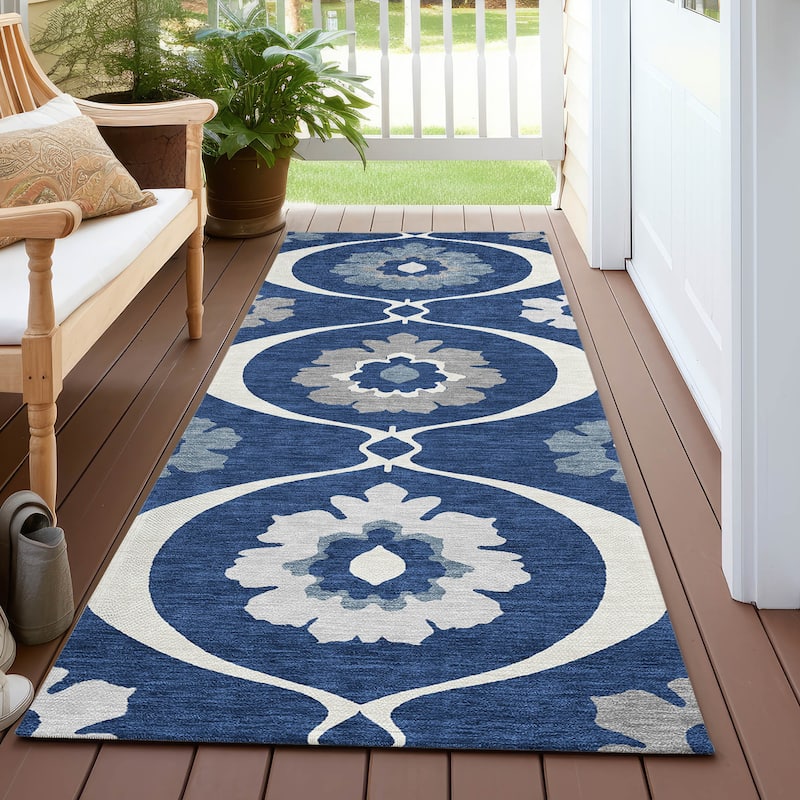 Machine Washable Indoor/ Outdoor Chantille Floral Geo Rug - Navy - 2'3" x 7'6"