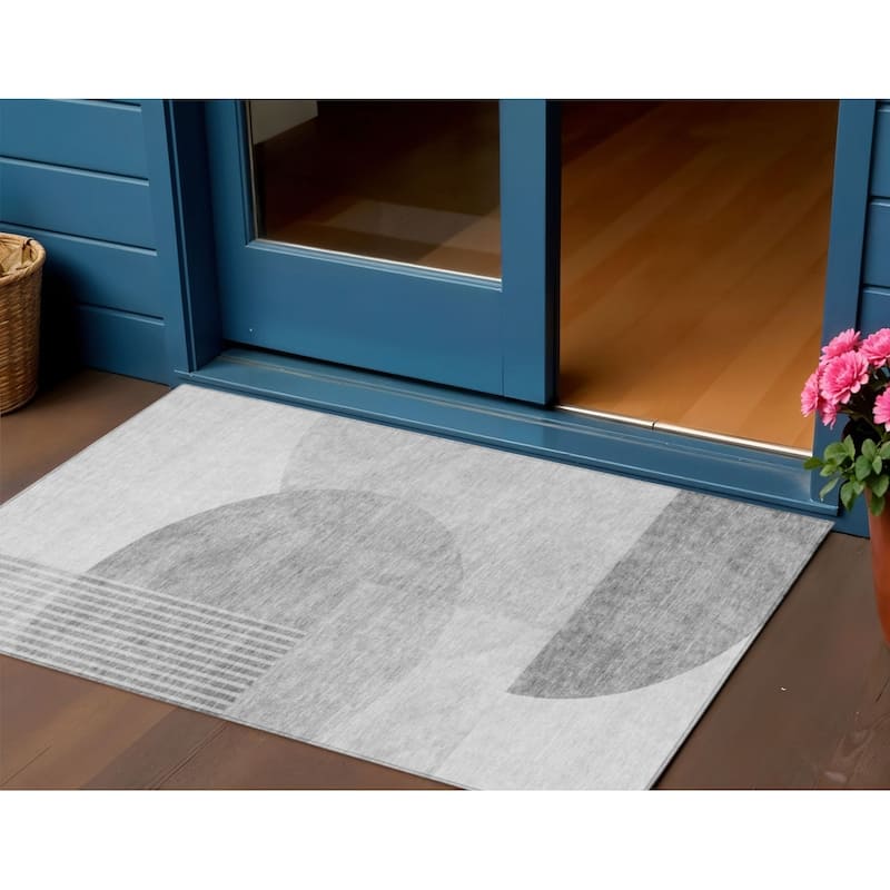 HomeRoots Geometric Transitional Rectangle Outdoor Rug - 3' x 5'