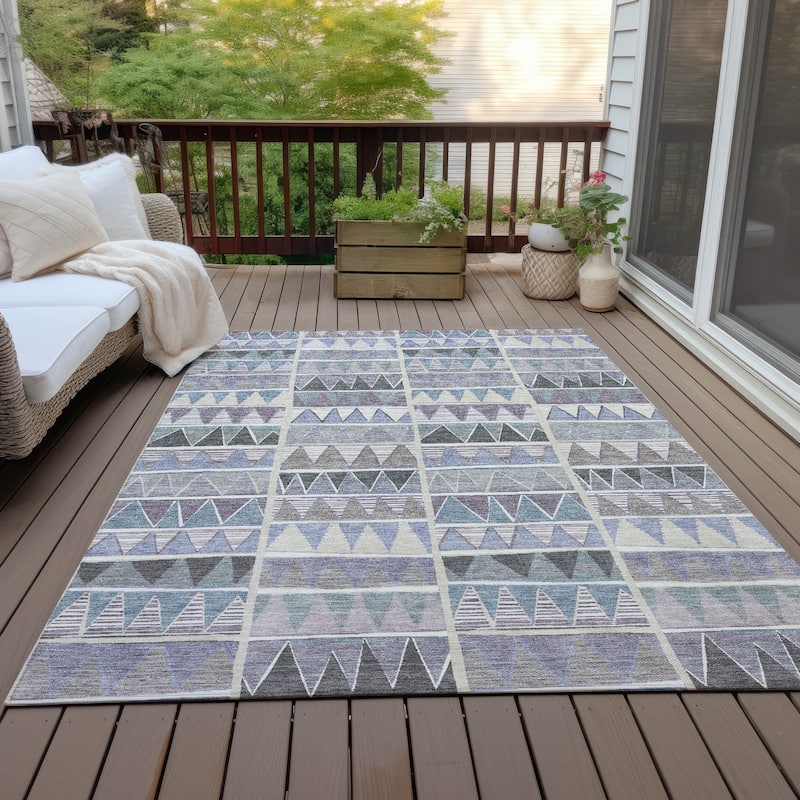 Machine Washable Indoor/Outdoor Casual Pennant Chantille Rug - Lavender - 5' x 7'6"
