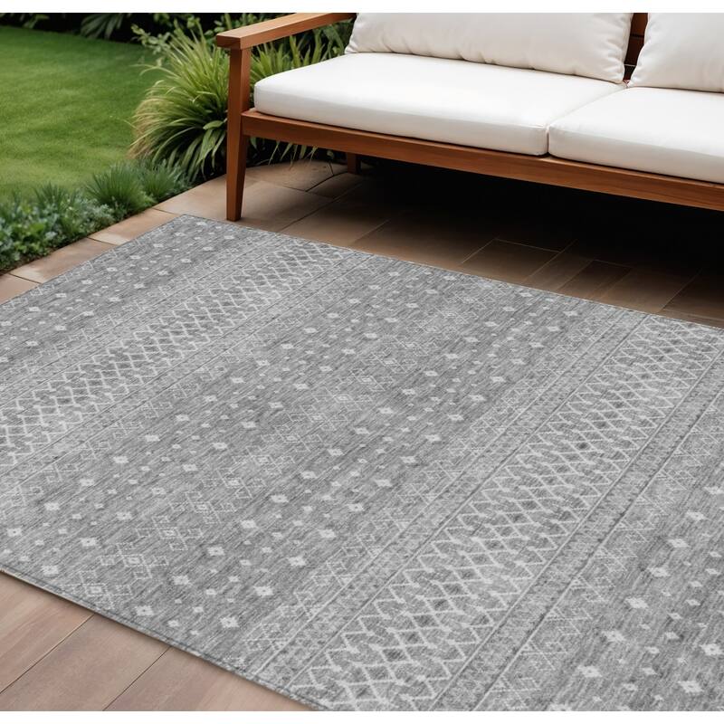 HomeRoots Tribal Transitional Rectangle Outdoor Rug - 9' X 12'