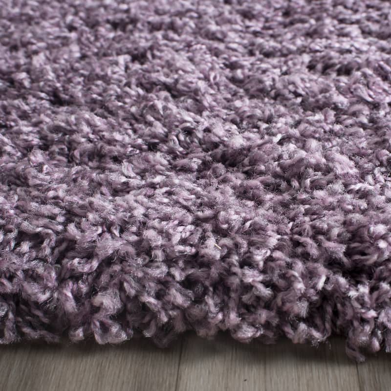 SAFAVIEH Laguna Shag Verdiana Solid Color 2-inch Thick Rug.
