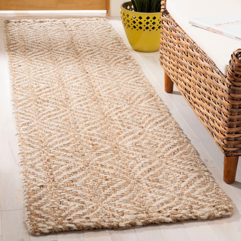 SAFAVIEH Handmade Natural Fiber Lillianna Jute Rug - 2'6" x 12' Runner - Natural/Ivory