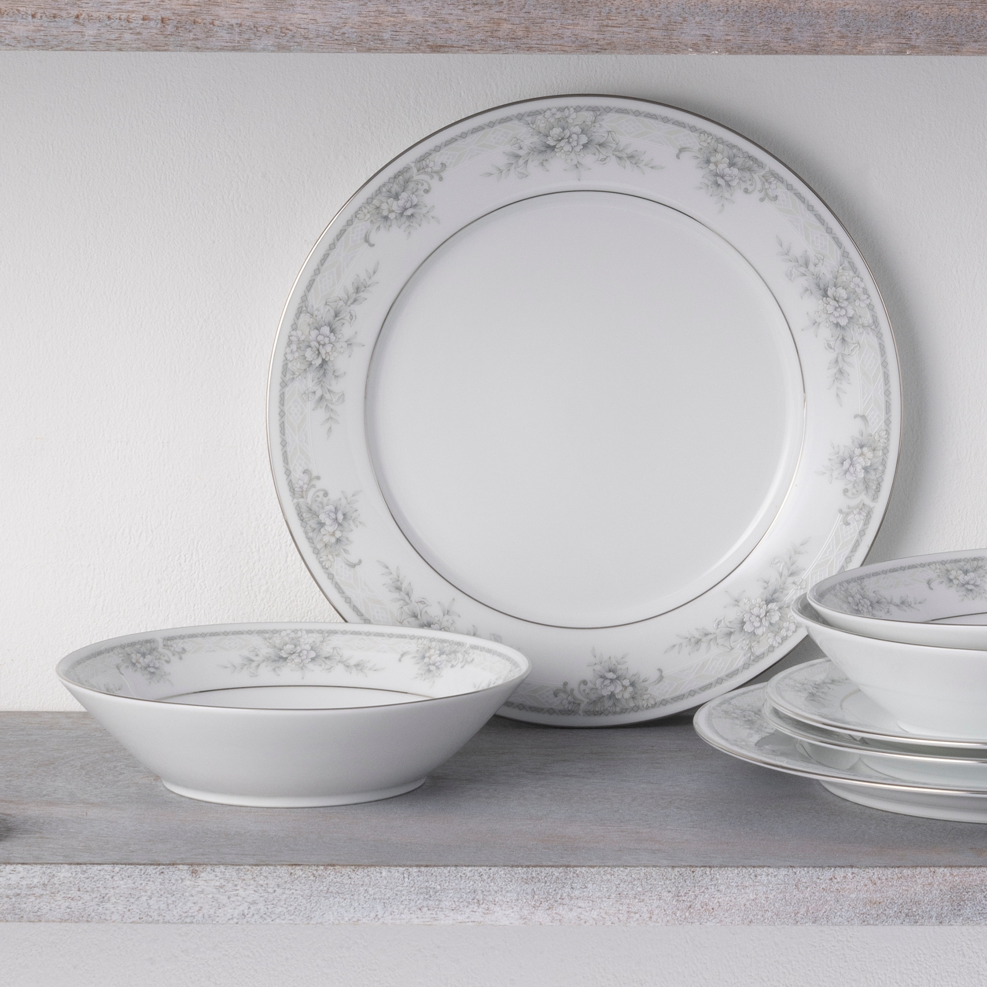 Noritake Sweet Leilani 12-Piece Dinnerware Set, Service For 4