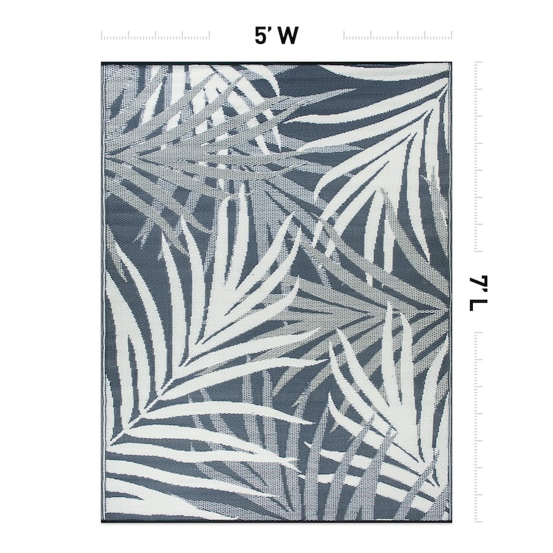 World Rug Gallery Toprical Leaves Coastal Reversible Recycled Plastic Outdoor Rugs