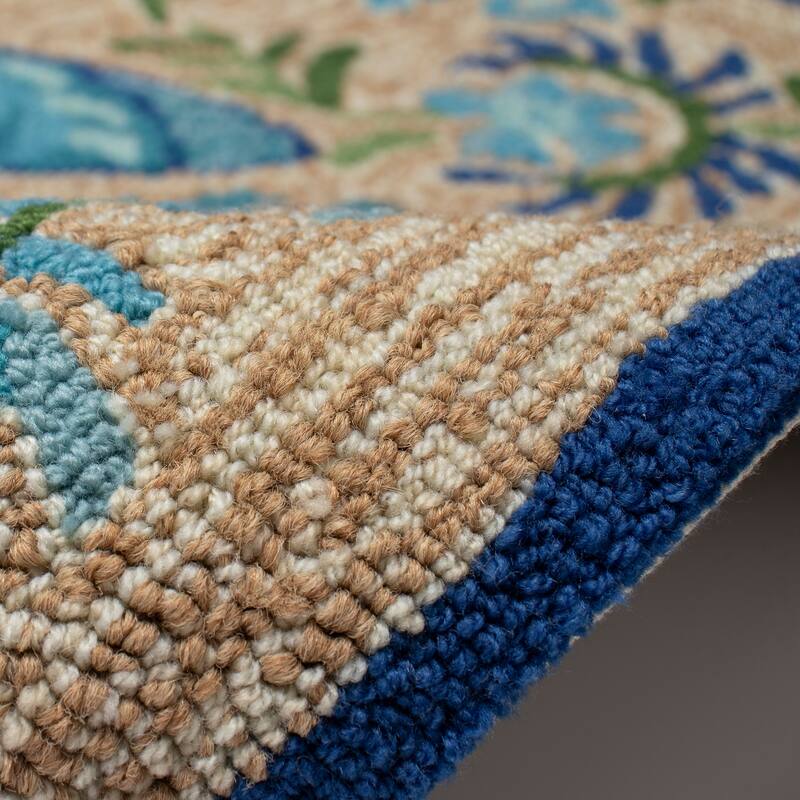 Liora Manne Frontporch Flora Bee Indoor/Outdoor Rug
