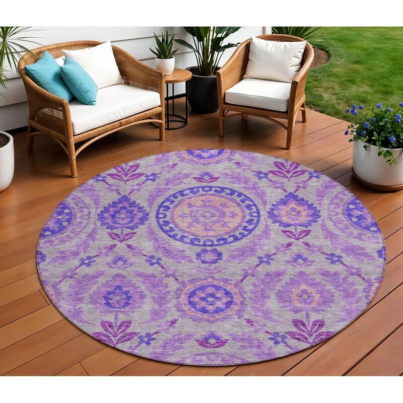 HomeRoots Floral Transitional Rectangle Outdoor Rug - 8' Round