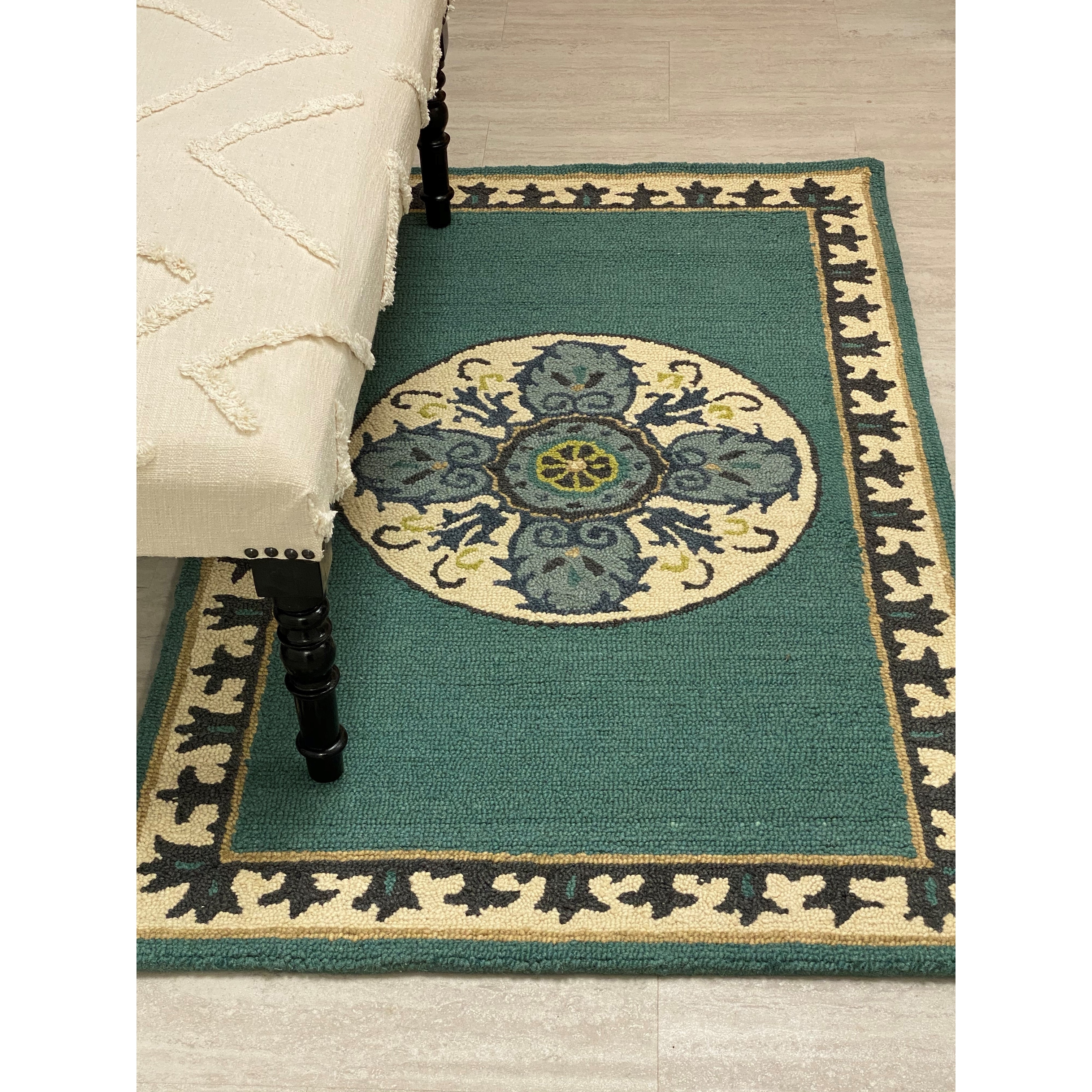 Shop Teal And Cream Bordered And Medallion Rug Overstock 31934934