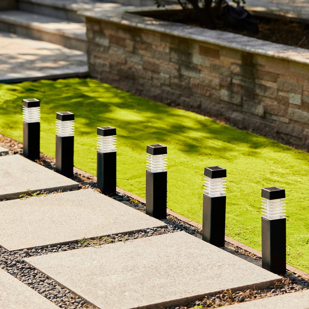 Glitzhome 15.25"H Set of 6 Solar Powered Transparent Texture Lens Pathway Stake Light - Set of 6