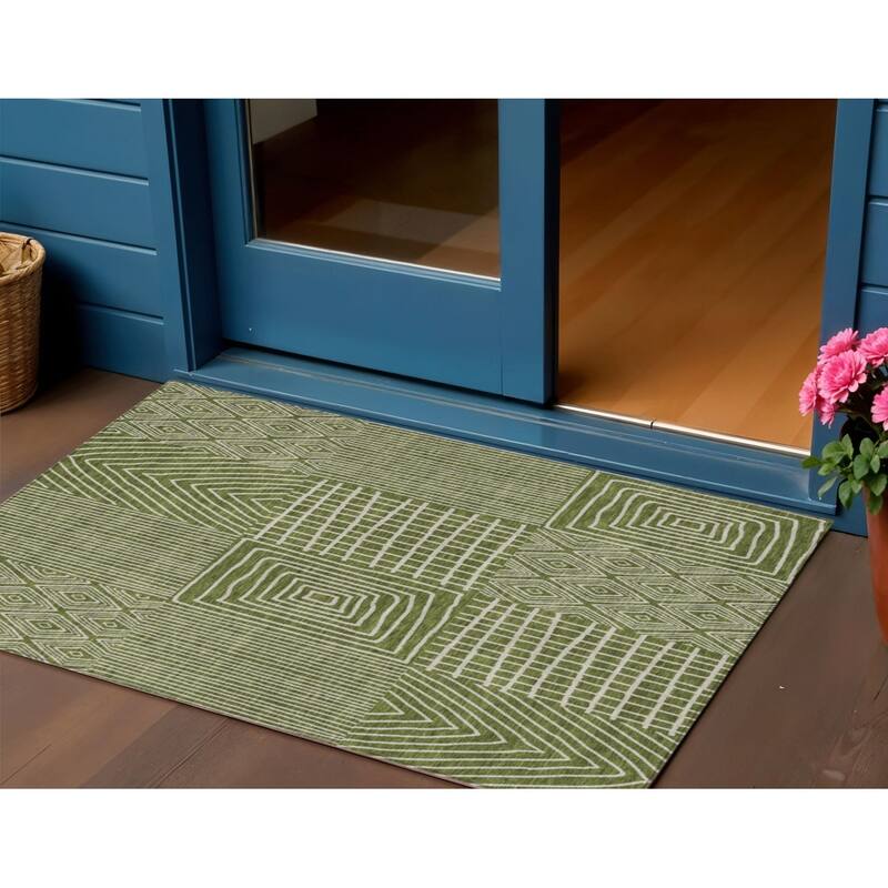 HomeRoots Geometric Transitional Rectangle Outdoor Rug - 3' x 5'