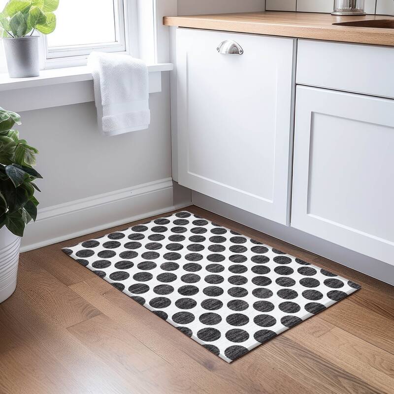Machine Washable Indoor/ Outdoor Polka Dots Chantille Rug