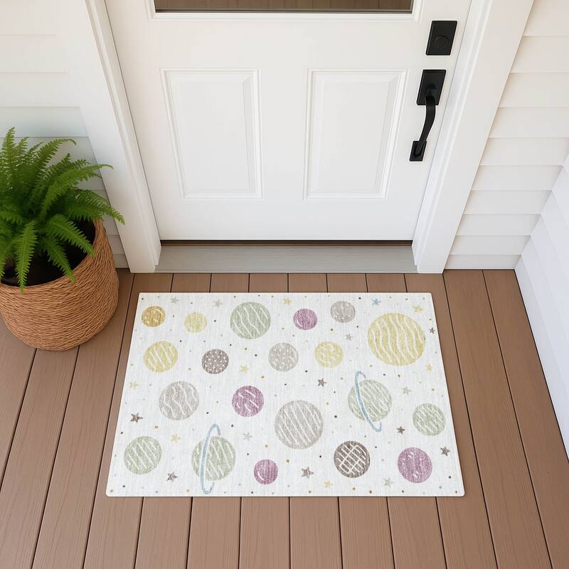 Machine Washable Indoor/ Outdoor Modern Planets Chantille Rug - Ivory - 1'8" x 2'6"