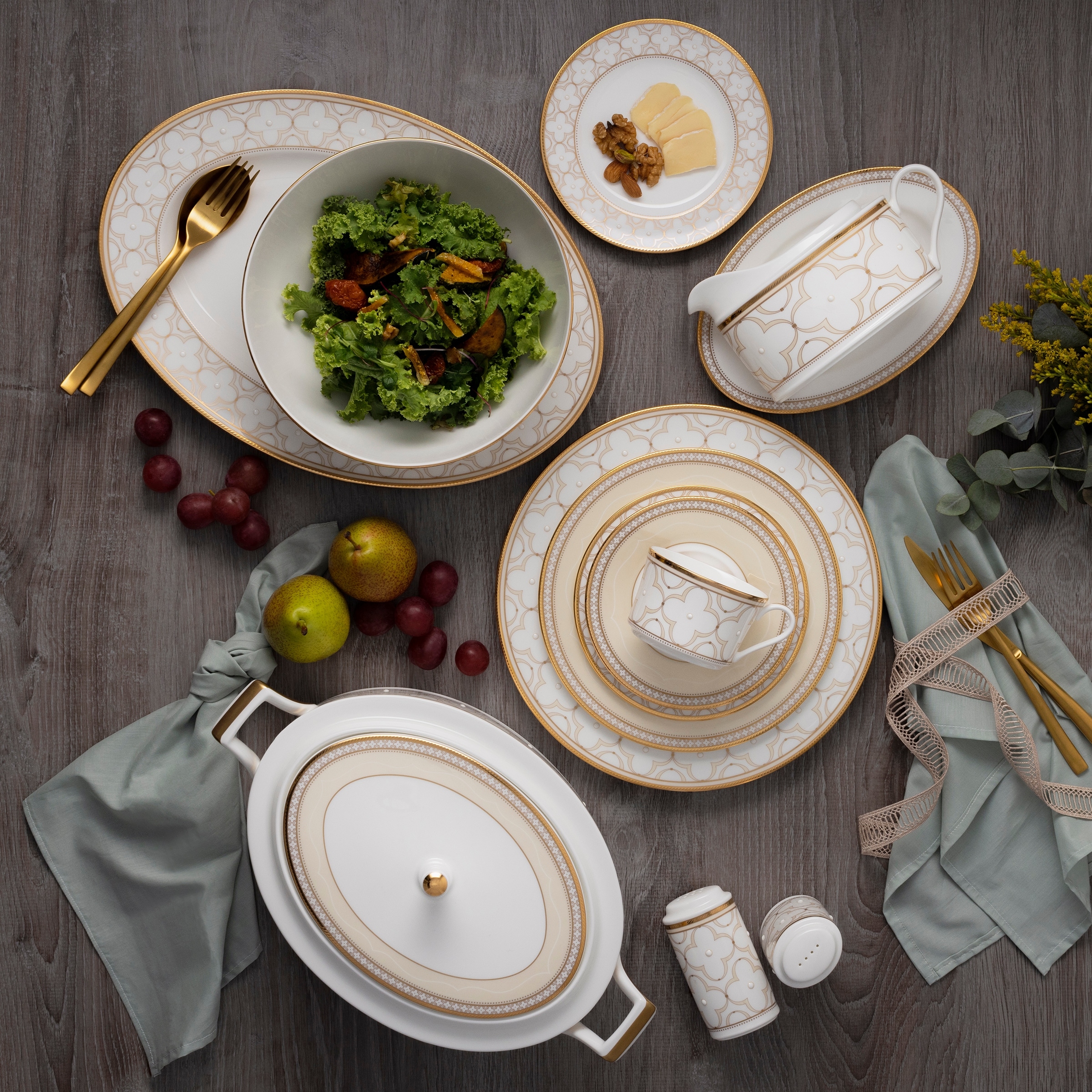 Noritake Trefolio Gold 5-Piece Place Setting, Service for 1 - Bed