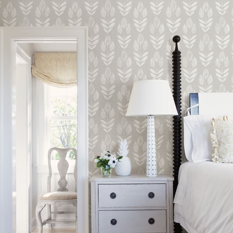 Florals & Flowers Gores Garland Light Blue Block Tulip 33' L X 20.5 W Wallpaper Roll - Dove