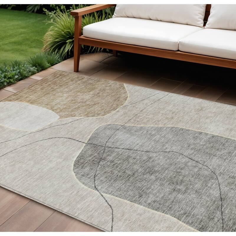 HomeRoots Abstract Transitional Rectangle Outdoor Rug - 8' X 10'