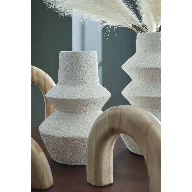 Signature Design by Ashley Maddwarth White/ Brown Accessory Set (Set of 5)