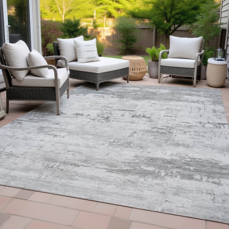 Machine Washable Indoor/Outdoor Abstract Allure Chantille Rug