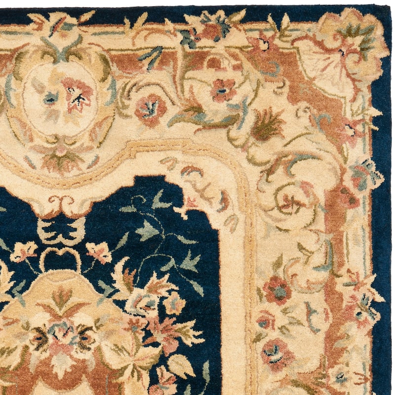 SAFAVIEH Handmade Empire Shawna Traditional Oriental Wool Rug